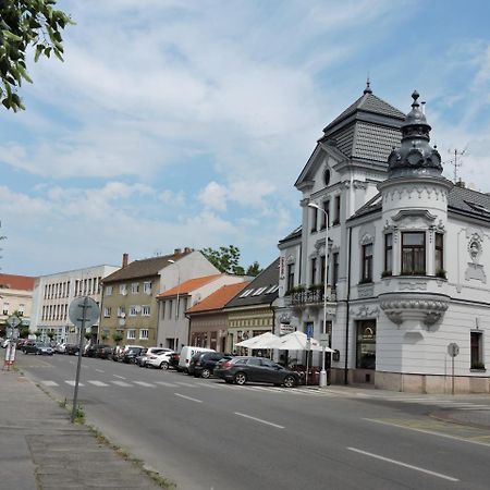 Olymp Penzion Komárno Extérieur photo